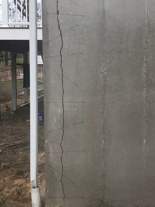 foundation crack next to the corner of the foundation
