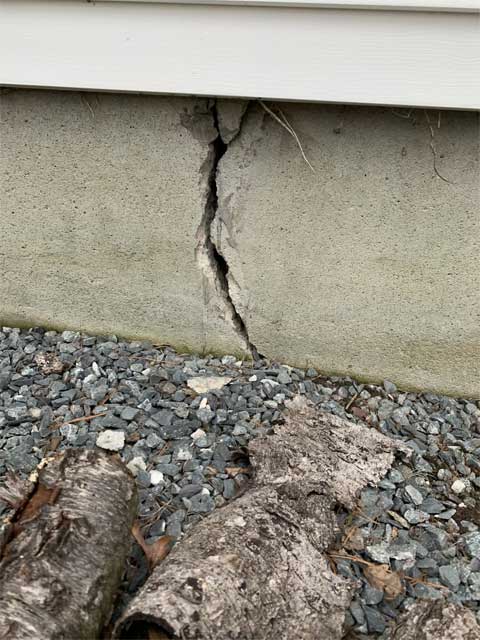 cracked foundation wall
